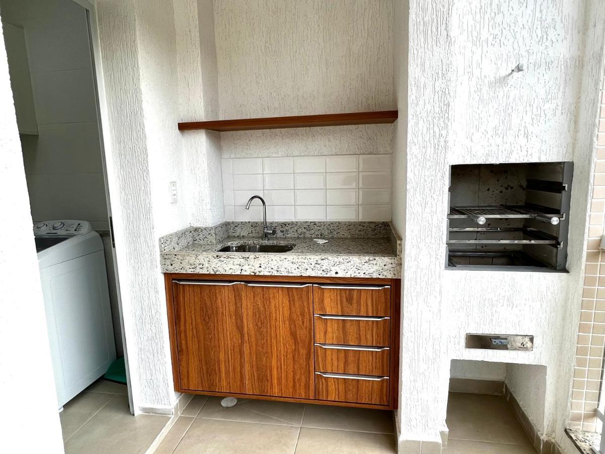 Moderno, Compacto E Com Piscina