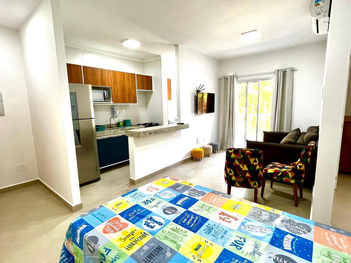 Apartamento Moderno, Compacto E Com Piscina