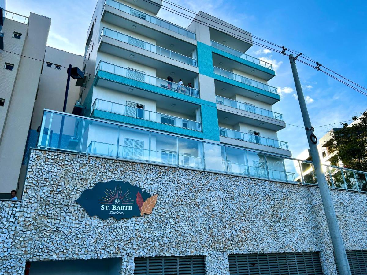 Moderno, Compacto E Com Piscina *