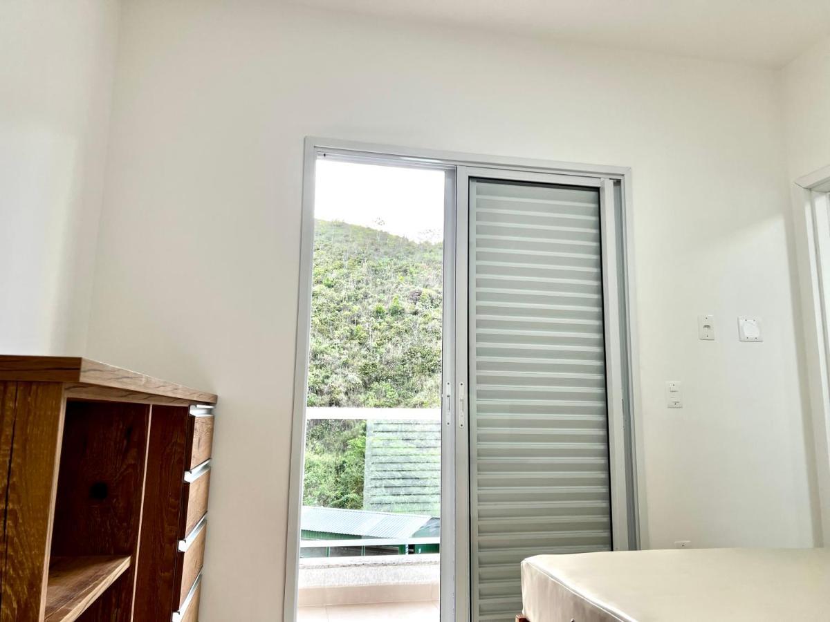 Moderno, Compacto E Com Piscina Apartamento