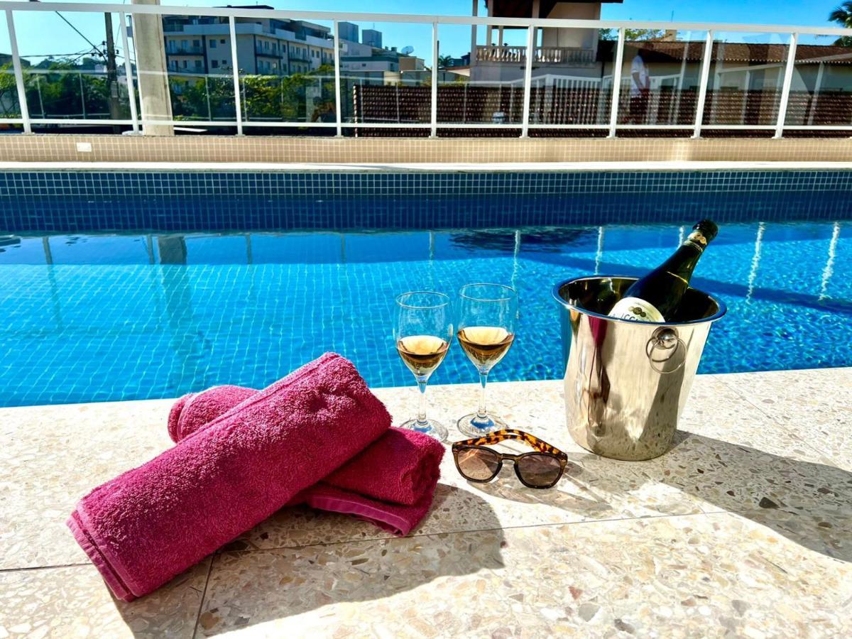 Apartamento Moderno, Compacto E Com Piscina