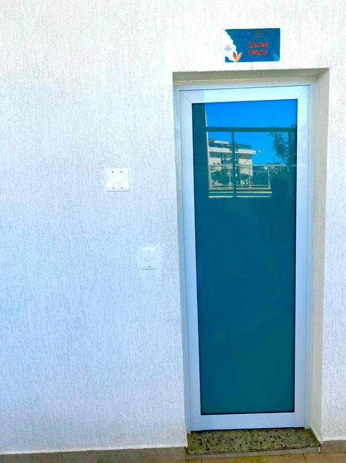 Moderno, Compacto E Com Piscina